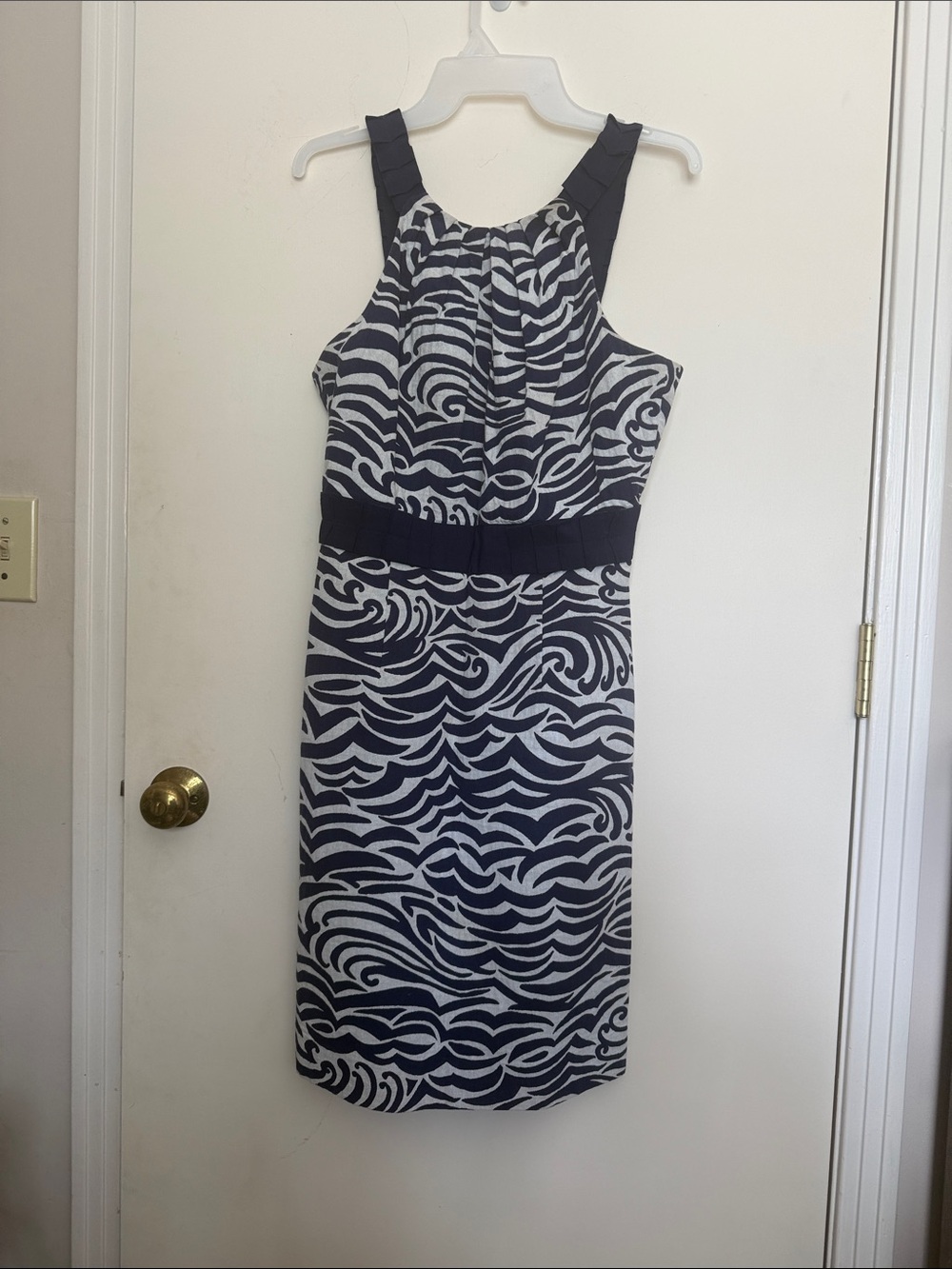 ANTONIO MELANI Navy and White Sleeveless Midi Sheath Dress